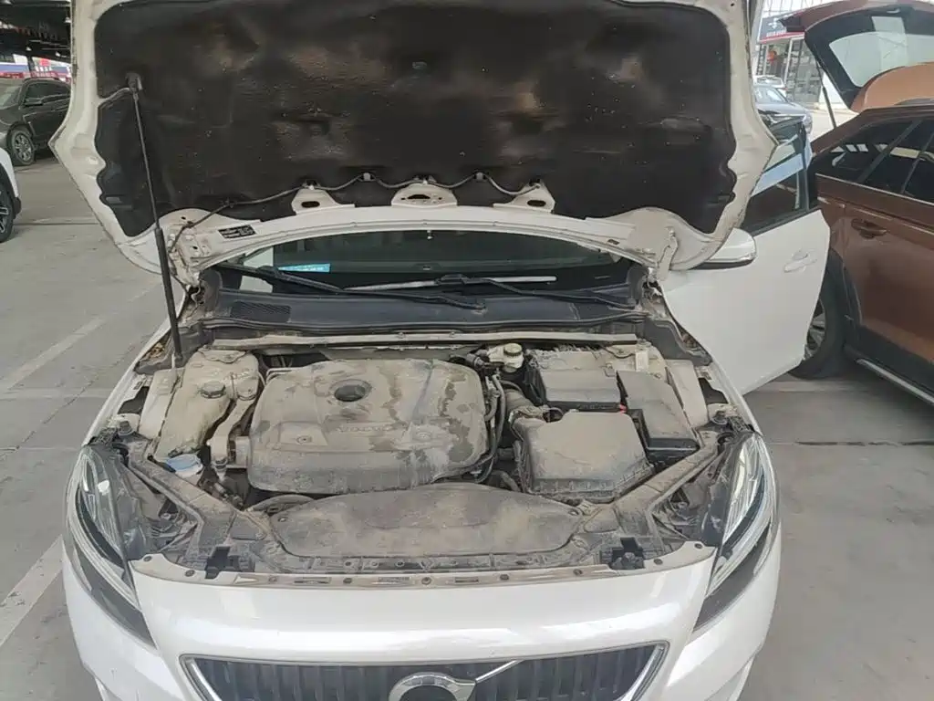Volvo V40 2017 — фото 17