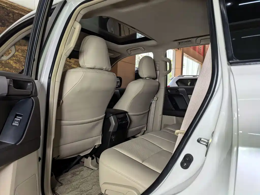 Toyota Prado 2015 — фото 12