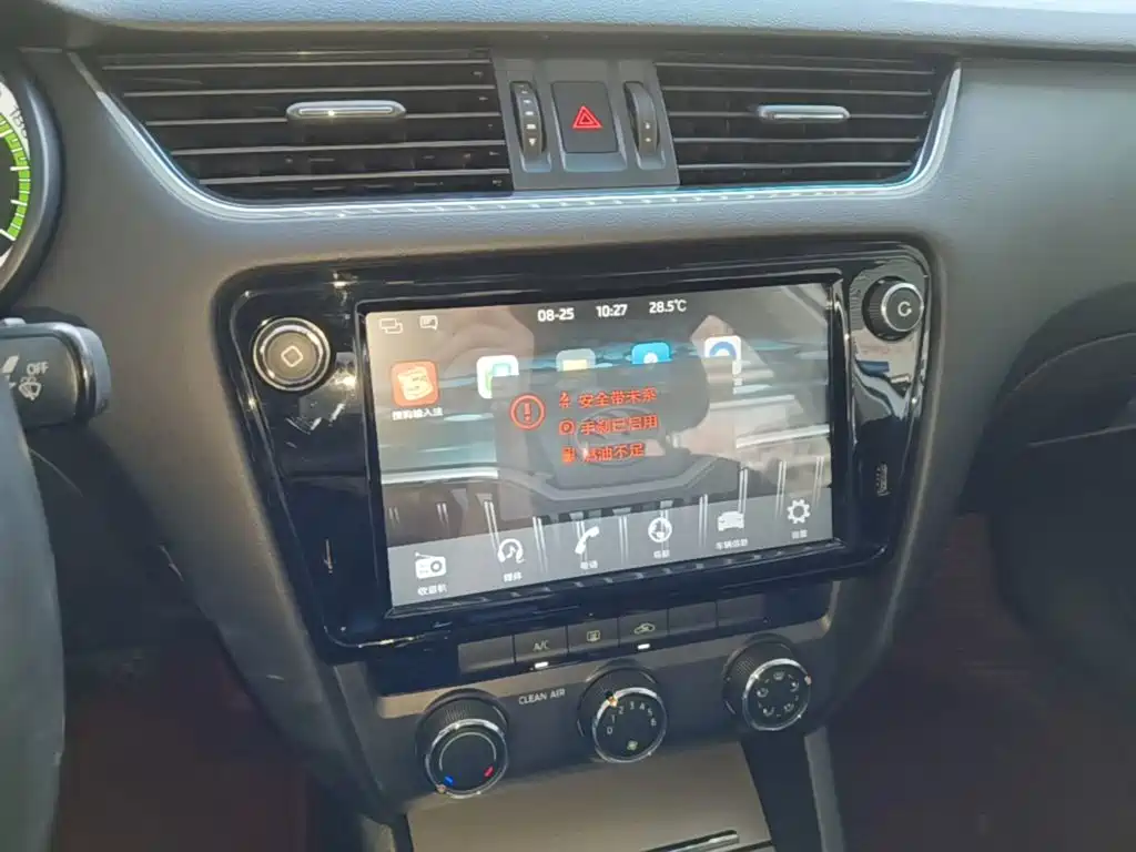 Skoda Octavia 2018 — фото 13
