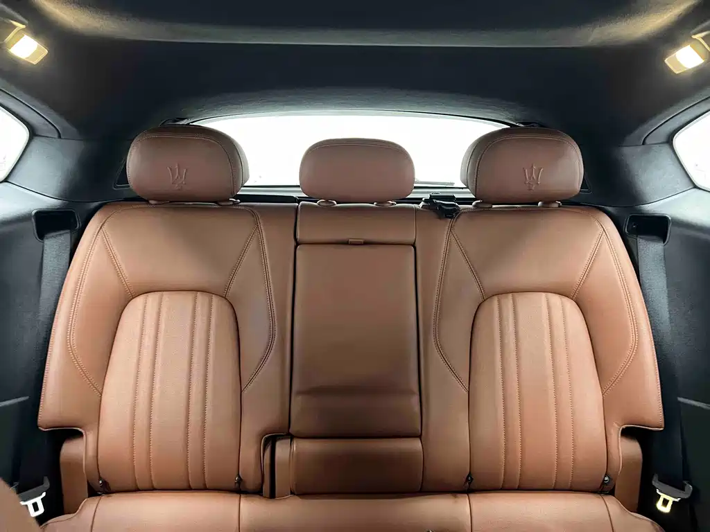 Maserati Levante 2018 — фото 40