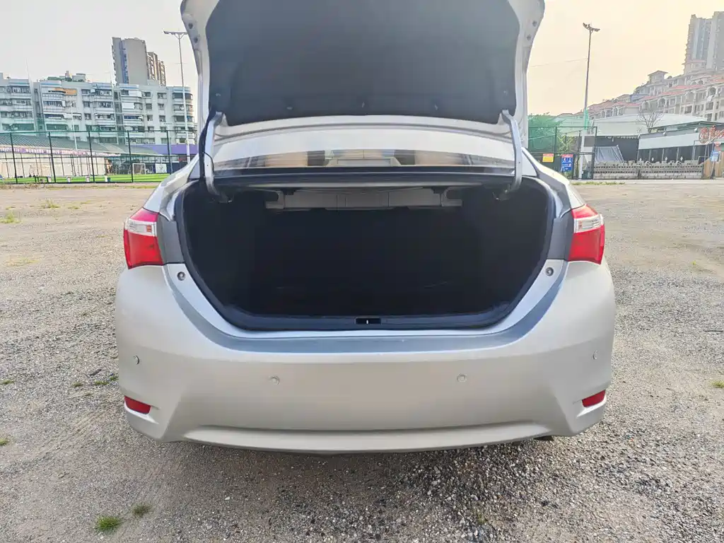 Toyota Corolla 2015 — фото 15
