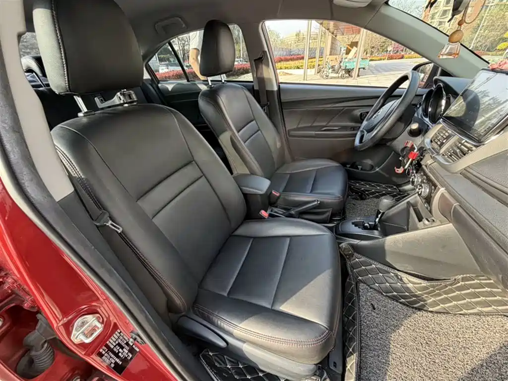 Toyota Yaris L 2020 — фото 16