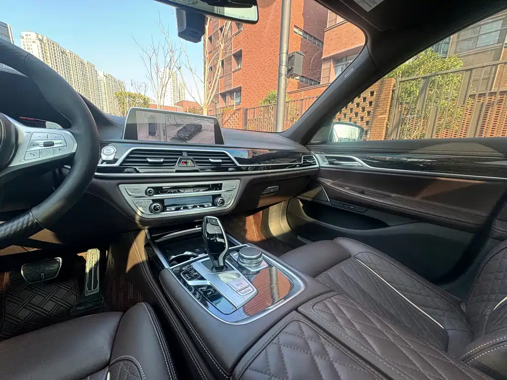 BMW 7 Series 2022 — фото 11