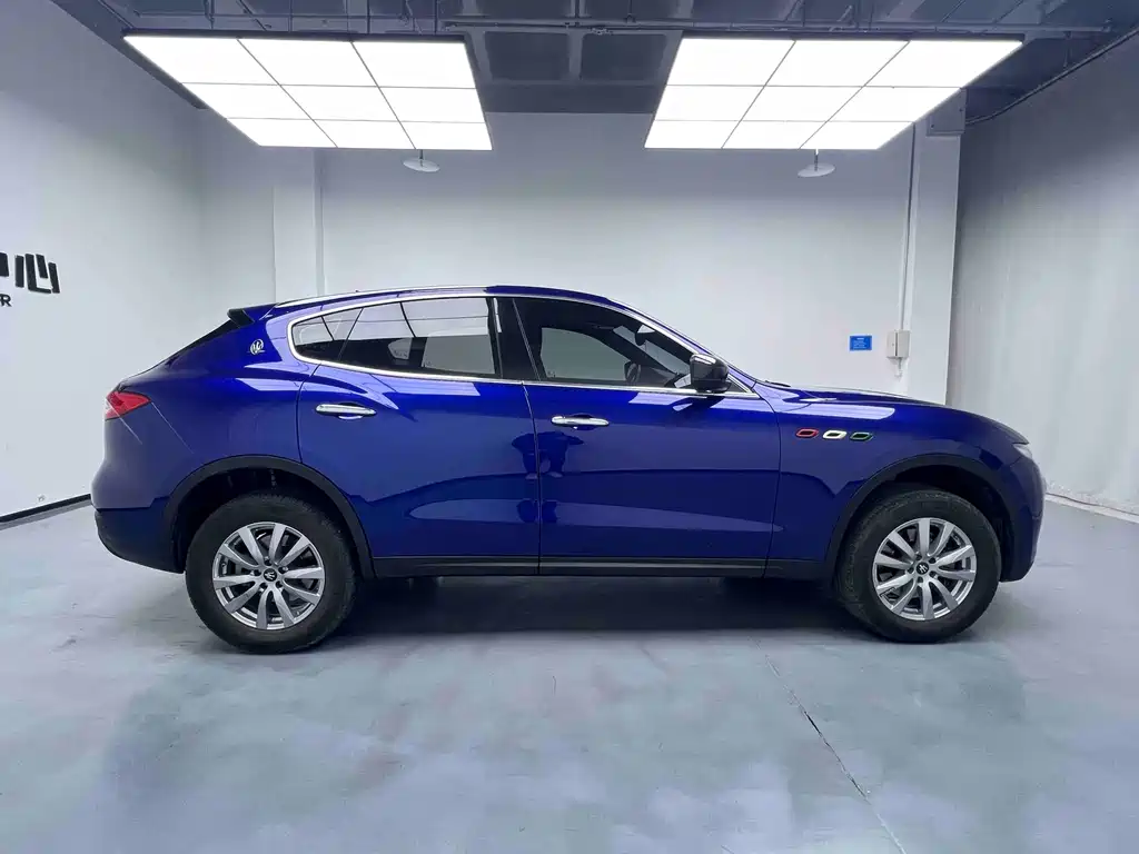 Maserati Levante 2018 — фото 20