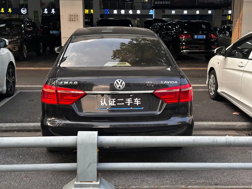 Volkswagen Lavida 2013