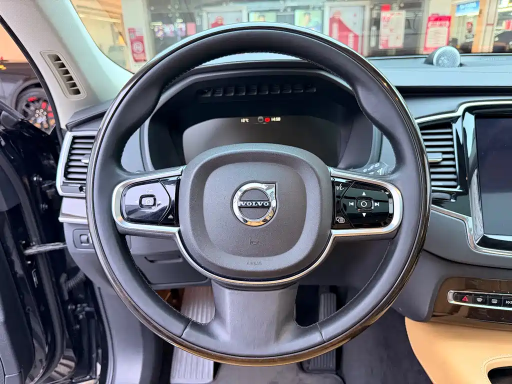 Volvo XC90 2016 — фото 20