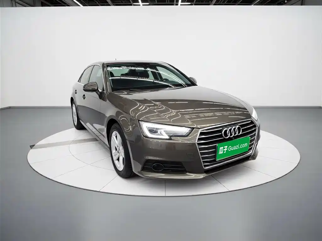 Audi A4L 2017 — фото 4