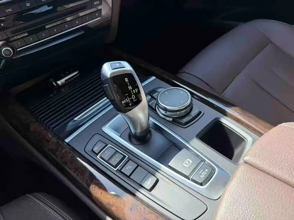BMW X5 2015 — фото 12