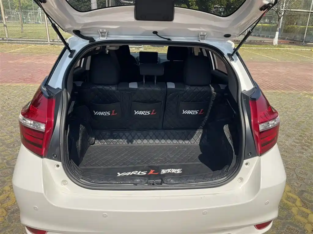 Toyota Yaris L 2020 — фото 10