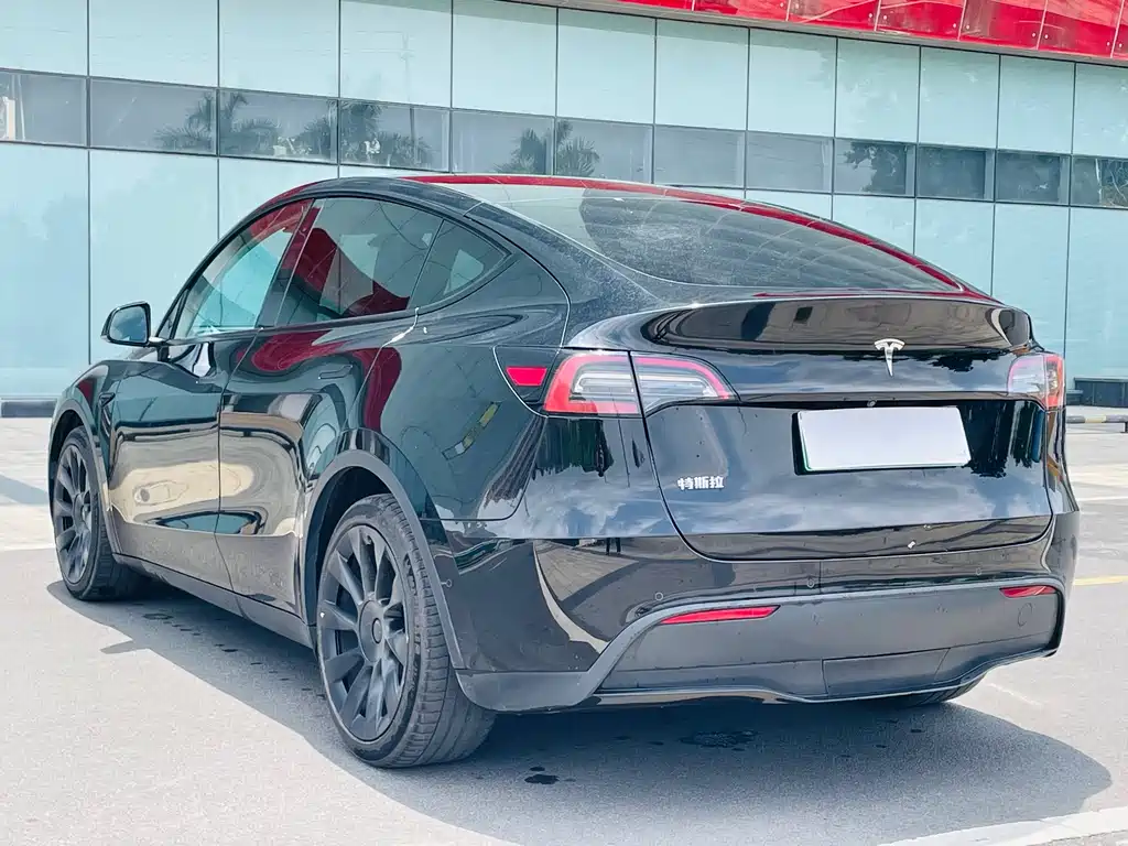 Tesla Model Y 2022 — фото 8