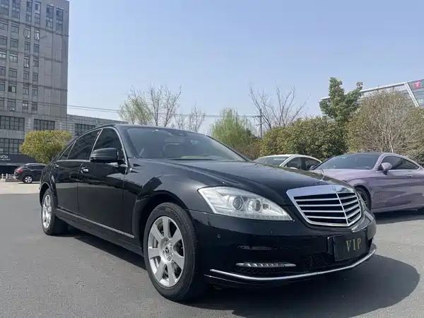 Mercedes-Benz S-Class 2012