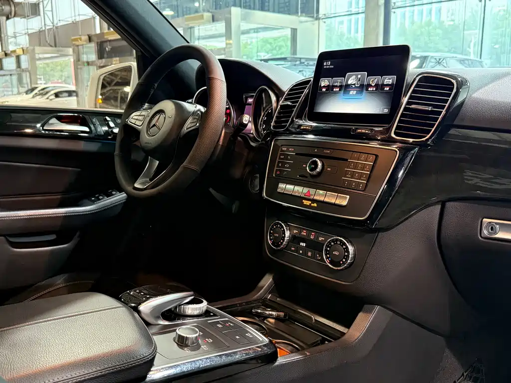 Mercedes-Benz GLE 2017 — фото 9