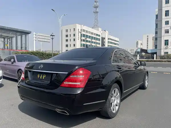 Mercedes-Benz S-Class 2012