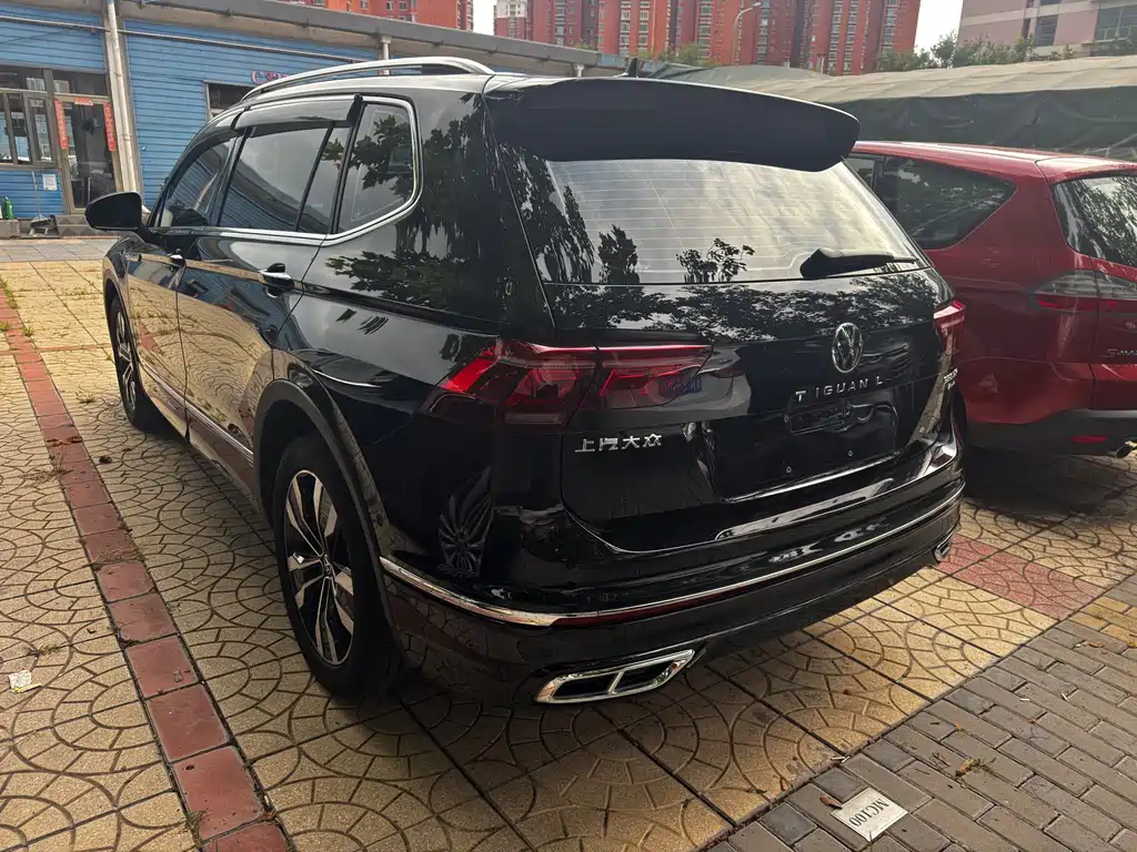 Volkswagen Tiguan L 2023 — фото 16