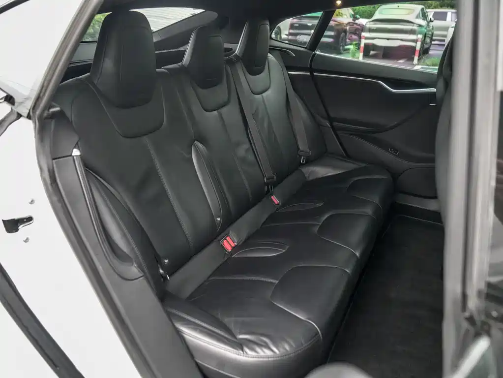 Tesla Model S 2017 — фото 10