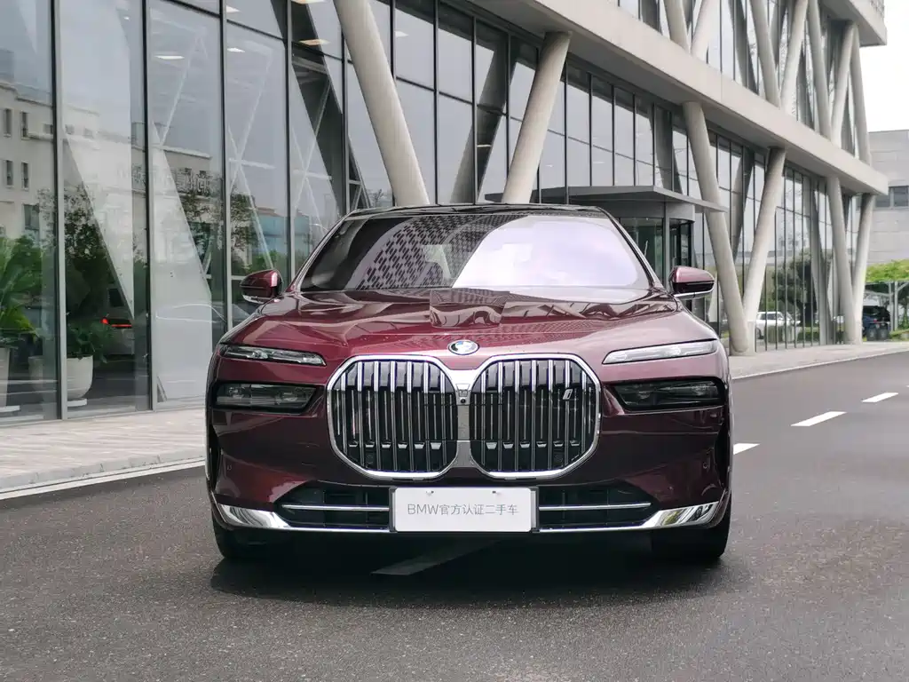 BMW i7 2024