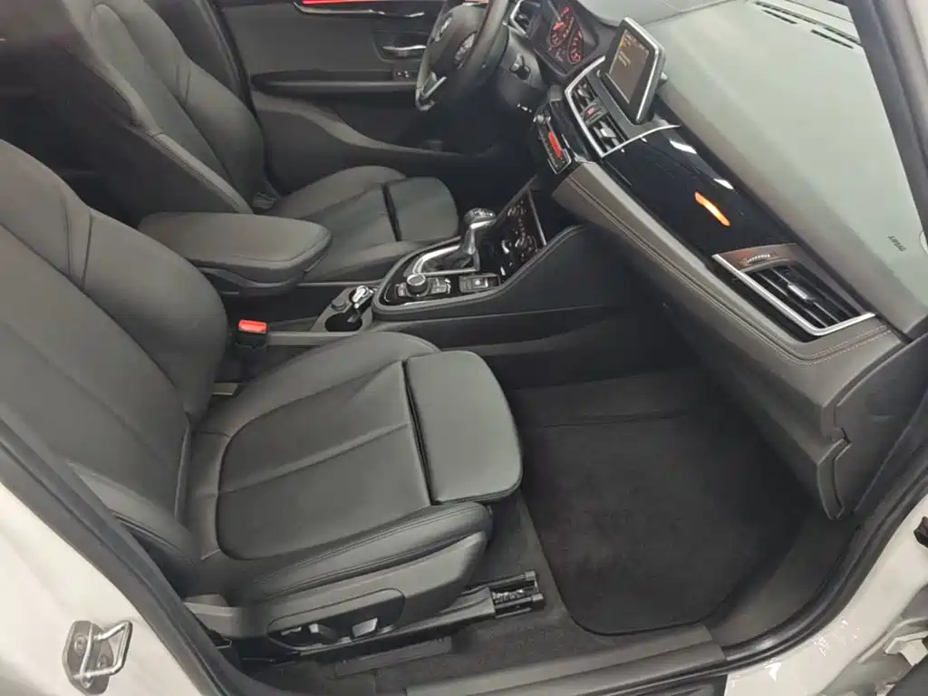 BMW 2 Series Station Wagon 2016 — фото 25