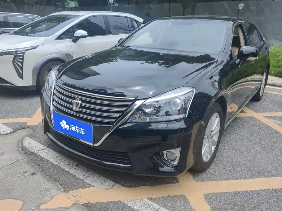 Toyota Crown 2012