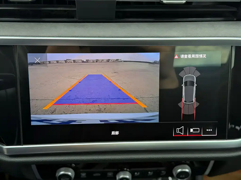 Audi Q3 2022 — фото 18