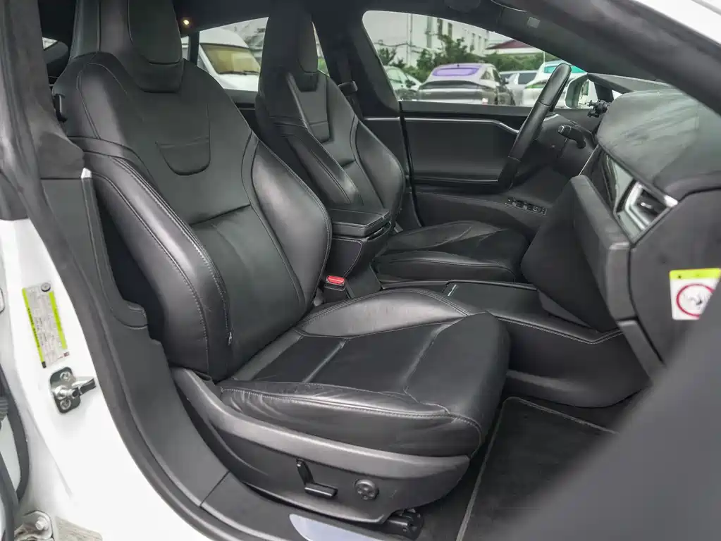 Tesla Model S 2017 — фото 15
