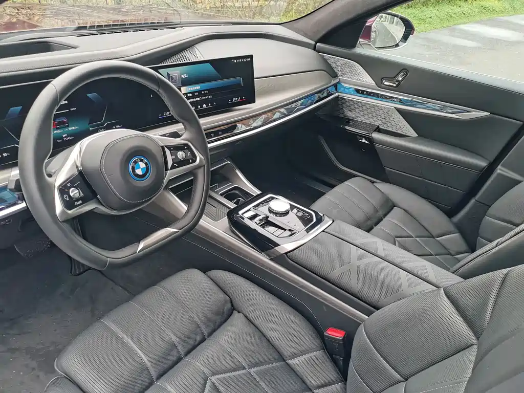 BMW i7 2024 — фото 10