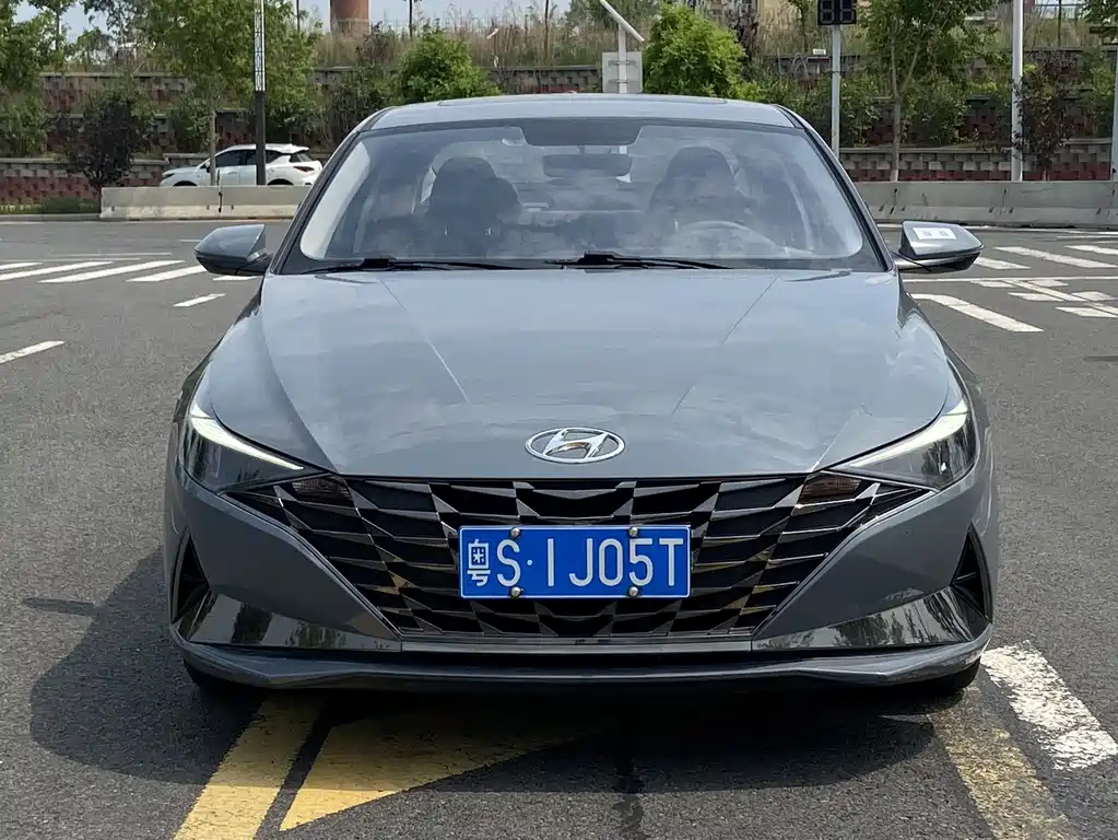 Hyundai Elantra 2022