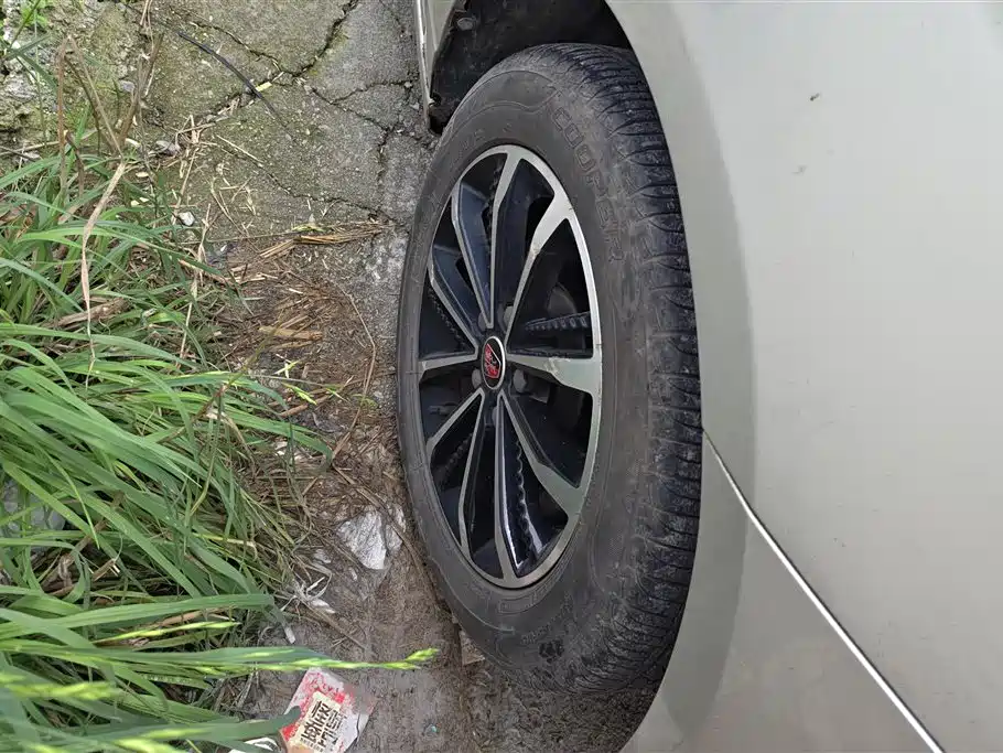 Roewe i5 2019