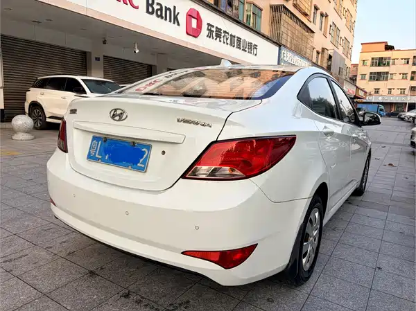 Hyundai Accent 2014