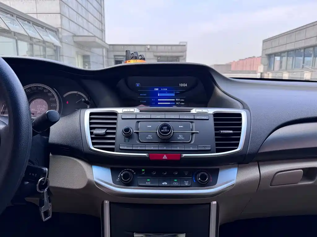 Honda Accord 2015 — фото 19