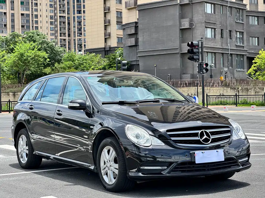 Mercedes-Benz R-Class 2010