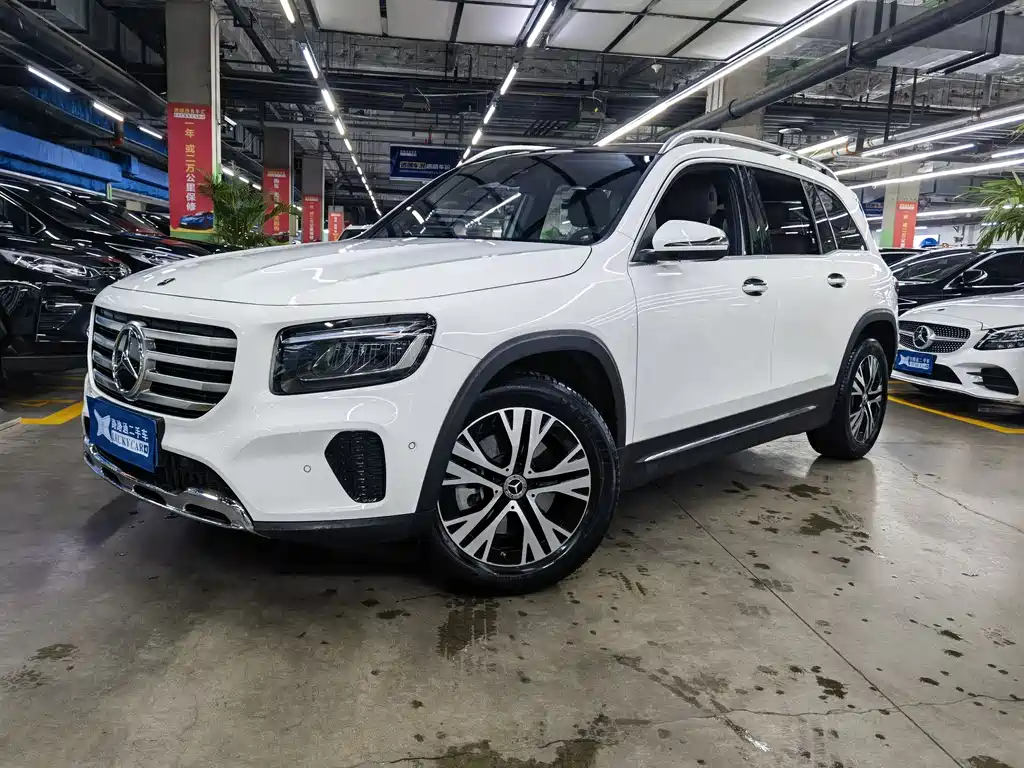 Mercedes-Benz GLB 2025 — фото 1