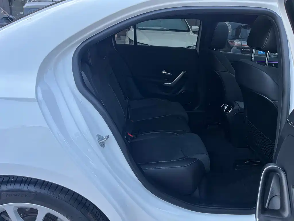 Mercedes-Benz A-Class 2022 — фото 16