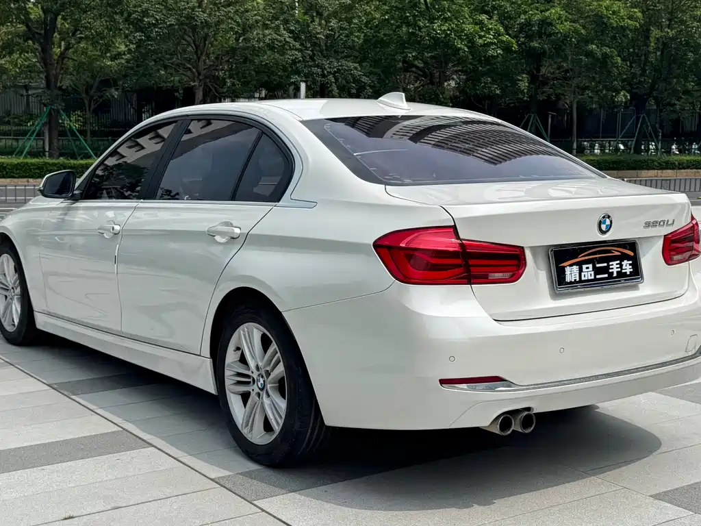 BMW 3 Series 2017 — фото 20
