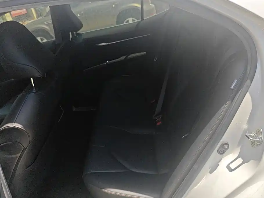 Toyota Camry 2021 — фото 11