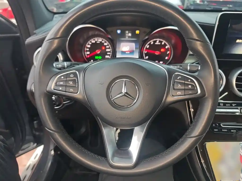 Mercedes-Benz GLC 2017 — фото 11