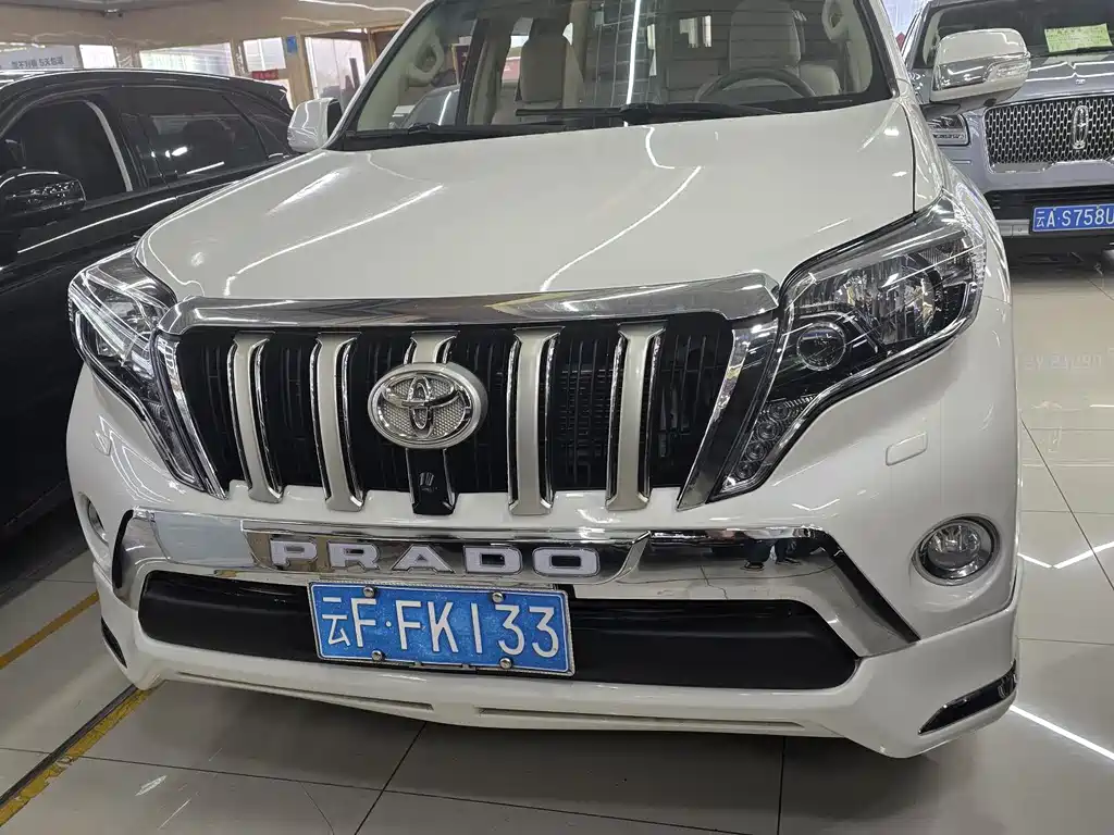 Toyota Prado 2017 — фото 2