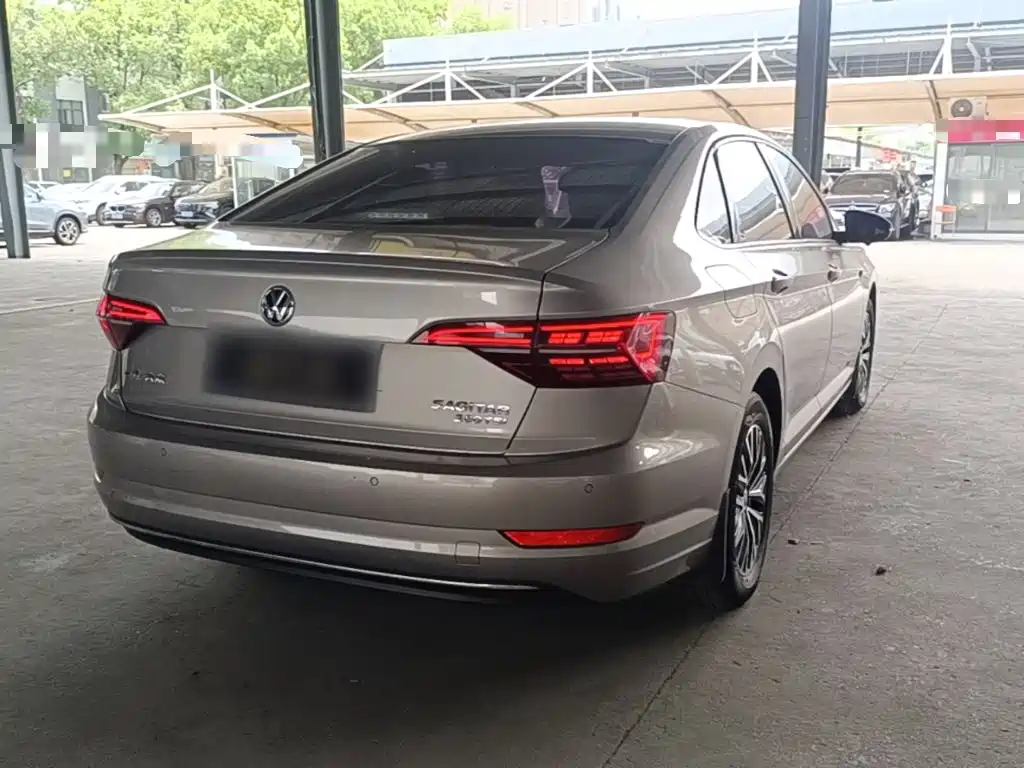 Volkswagen Sagitar 2020