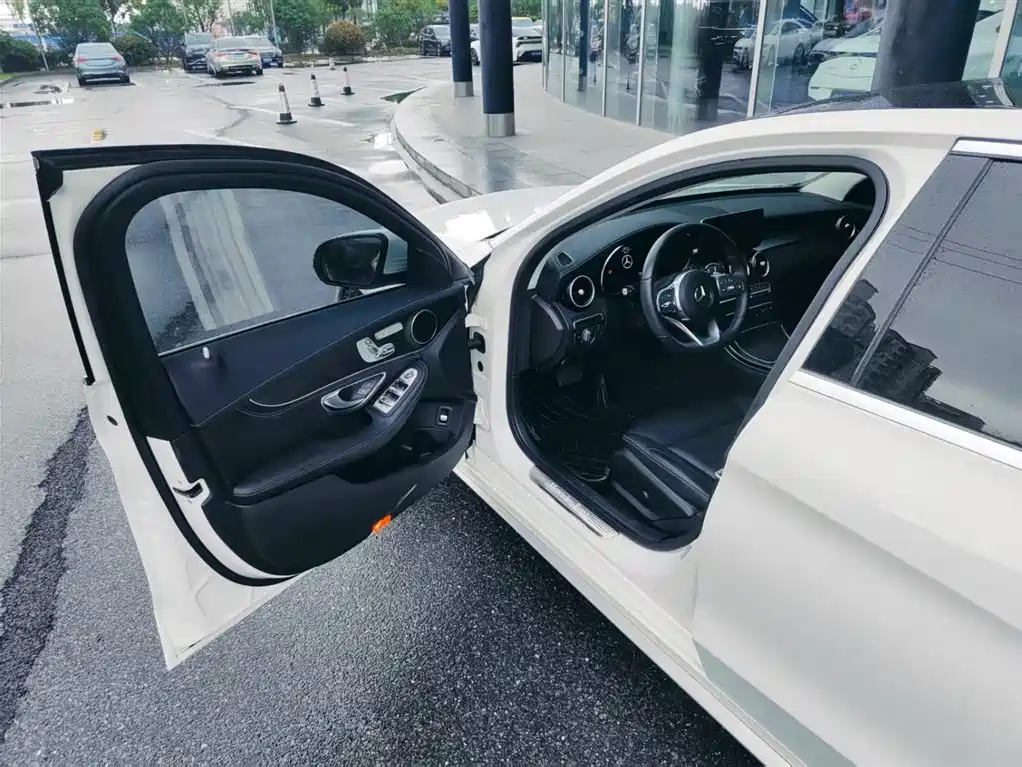 Mercedes-Benz C-Class 2020 — фото 13