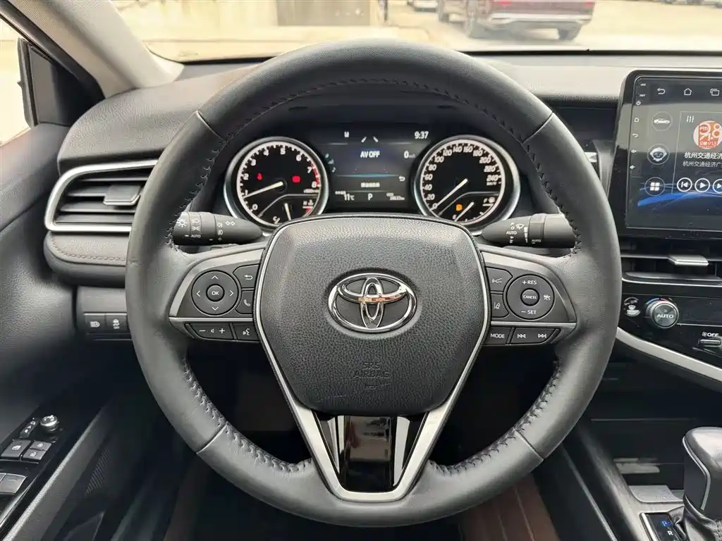 Toyota Camry 2022 — фото 11