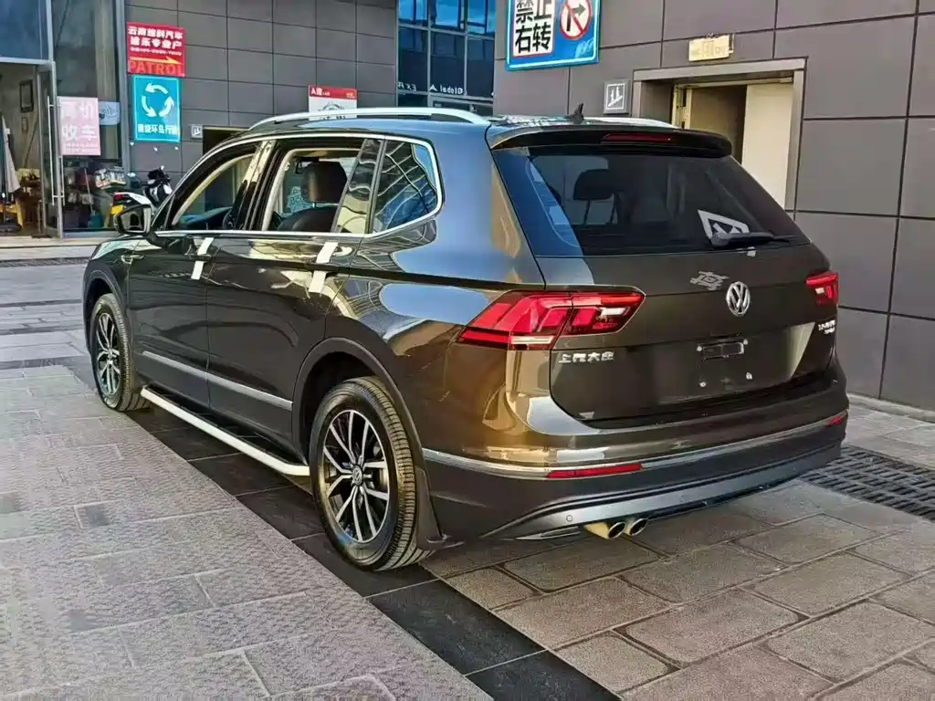 Volkswagen Tiguan L 2017 — фото 7