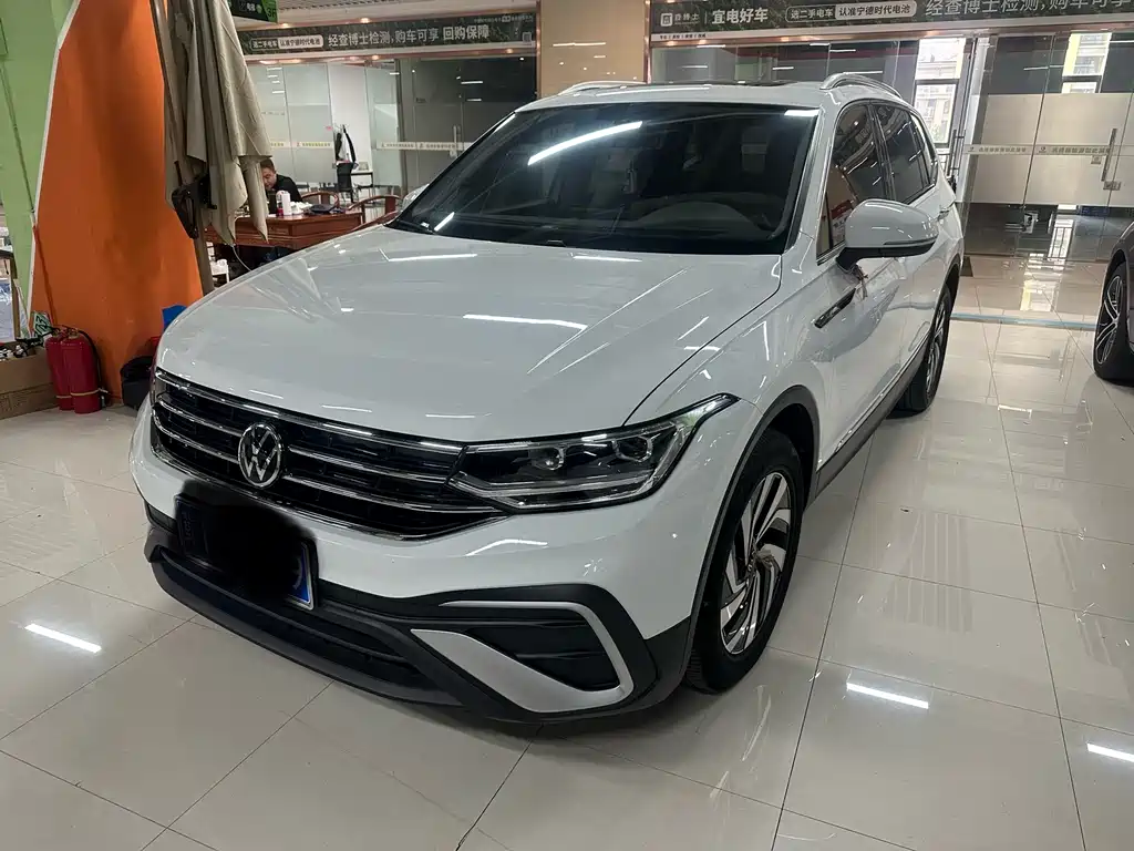 Volkswagen Tiguan L 2023