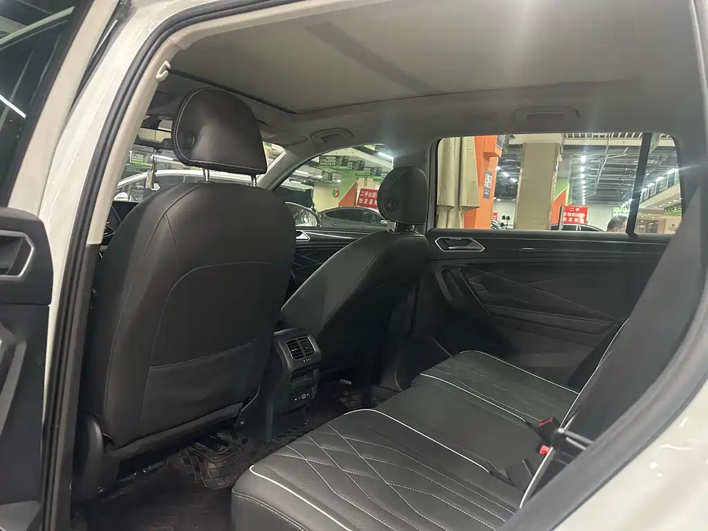 Volkswagen Tiguan L 2023