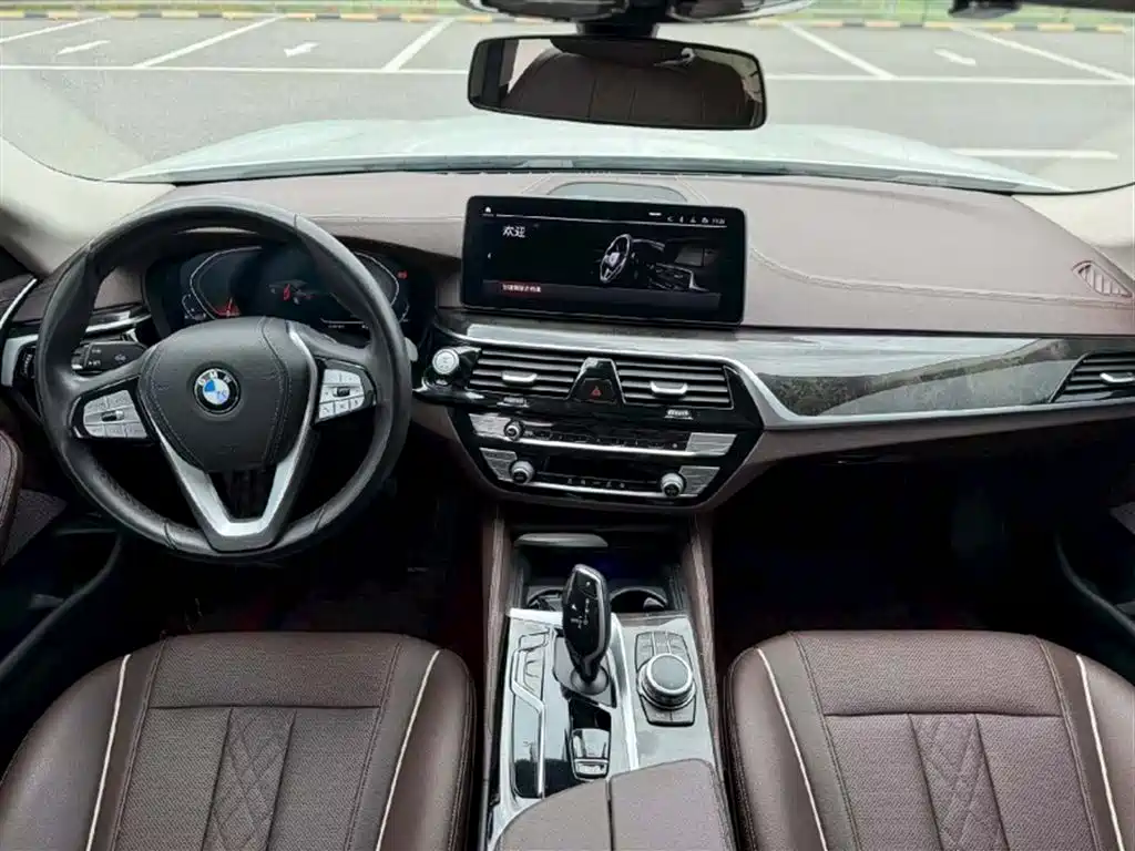 BMW 5 Series 2022 — фото 22