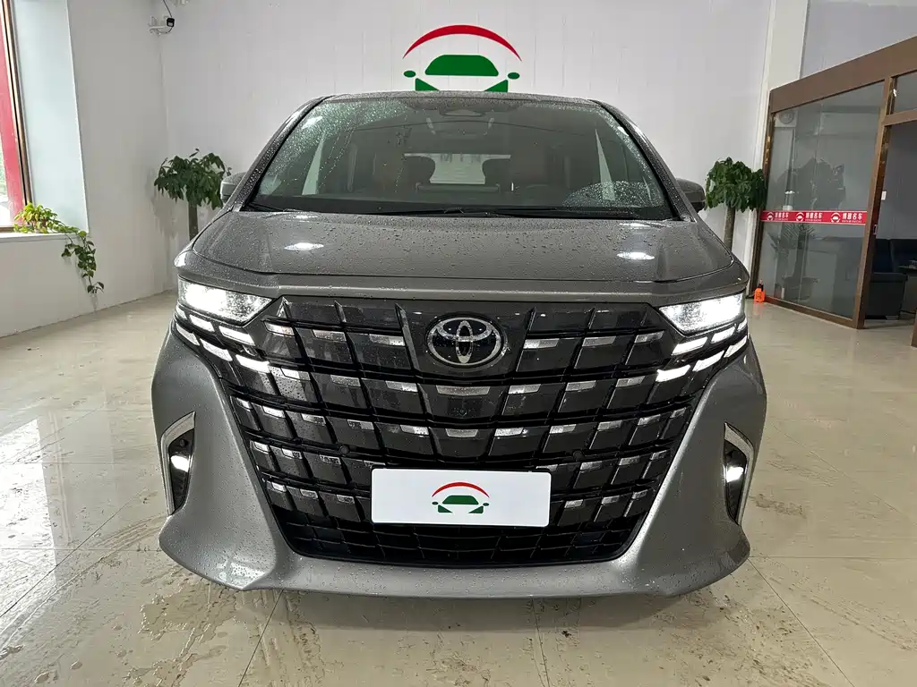 Toyota Alphard 2023 — фото 1