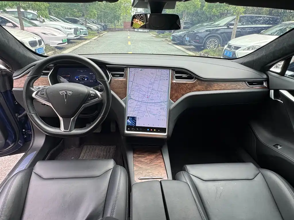 Tesla Model S 2018 — фото 10