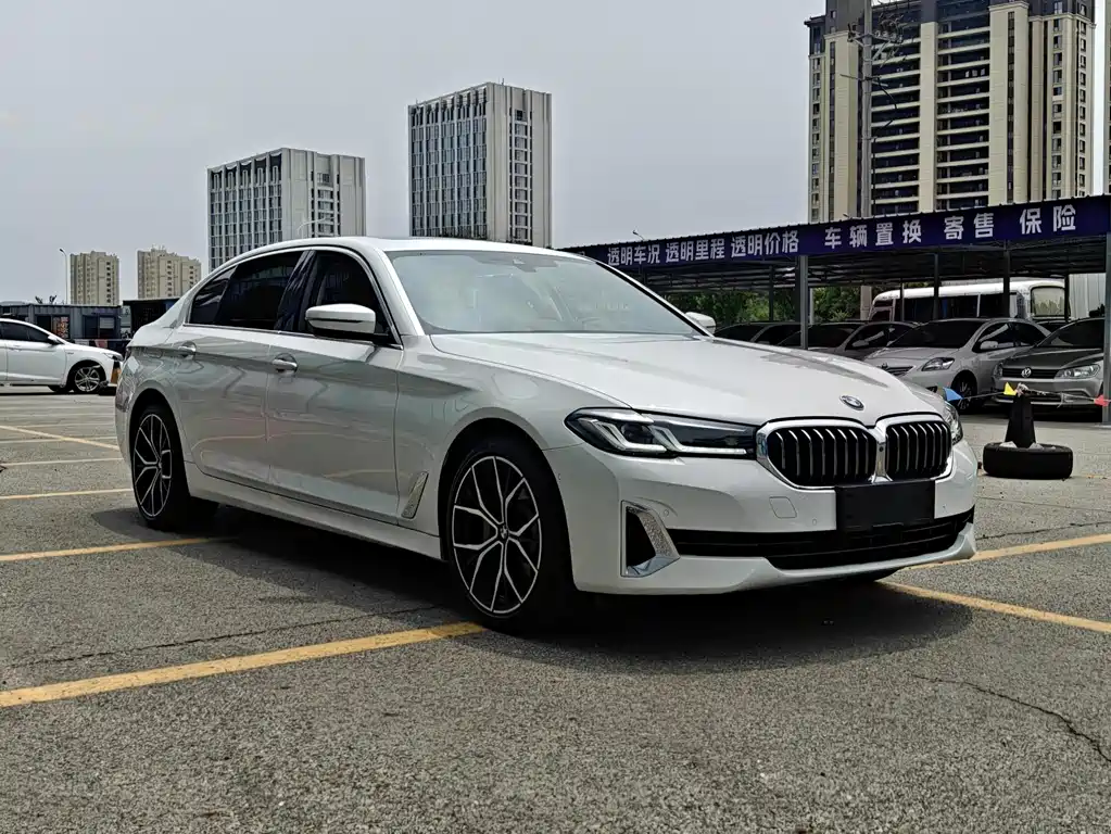 BMW 5 Series 2021
