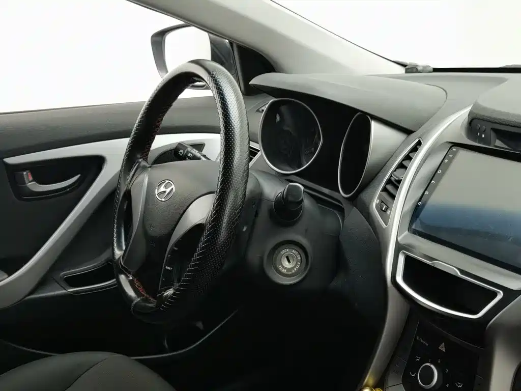 Hyundai Elantra Langdong 2017 — фото 22
