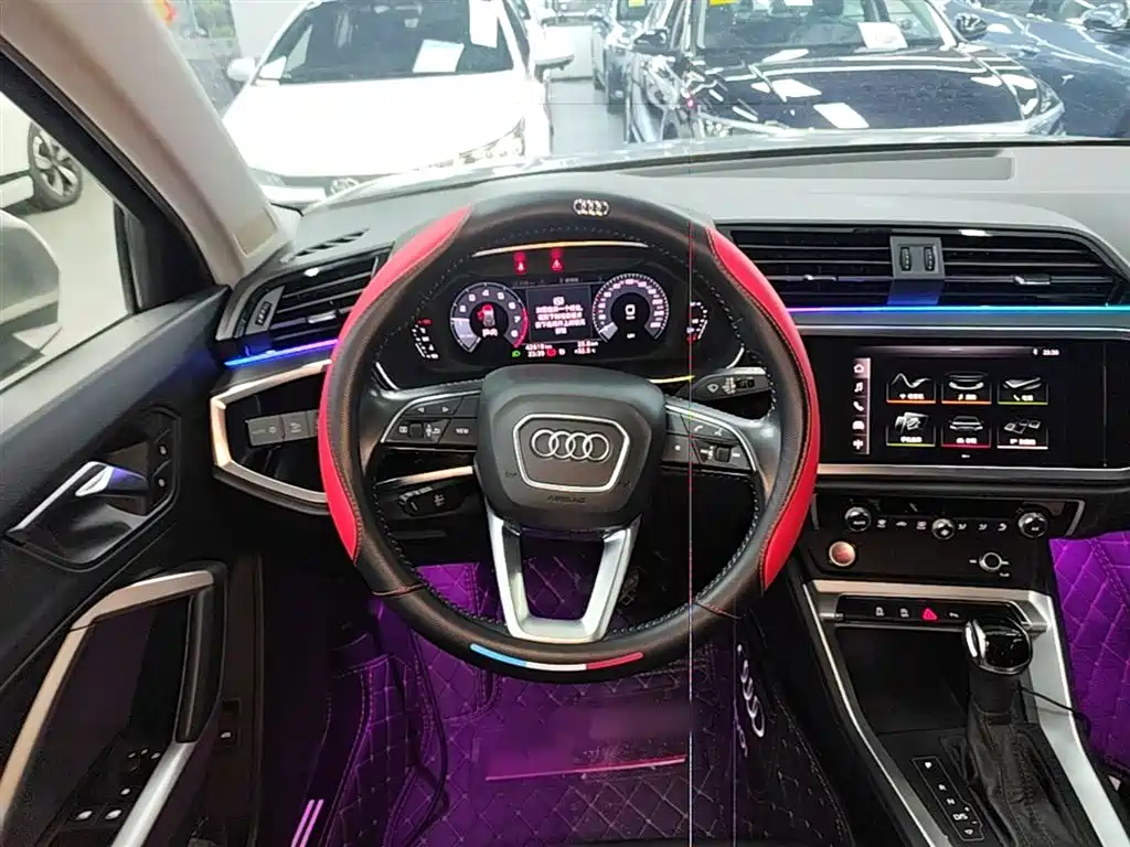 Audi Q3 2020 — фото 11