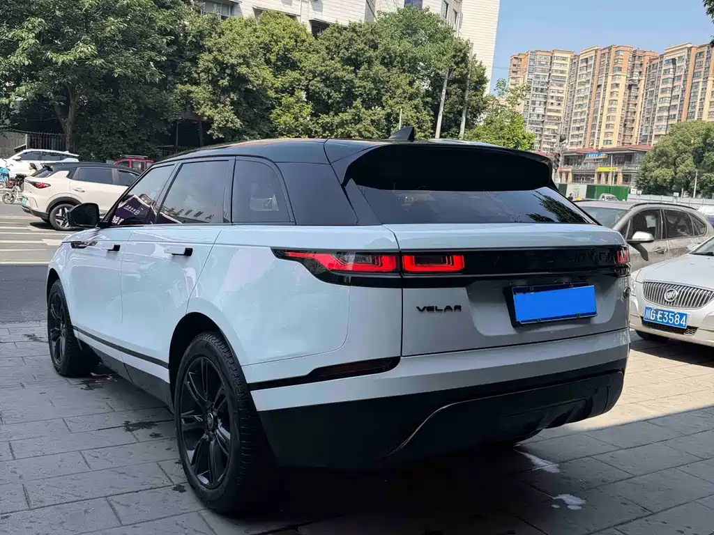 Land Rover Velar 2023 — фото 12