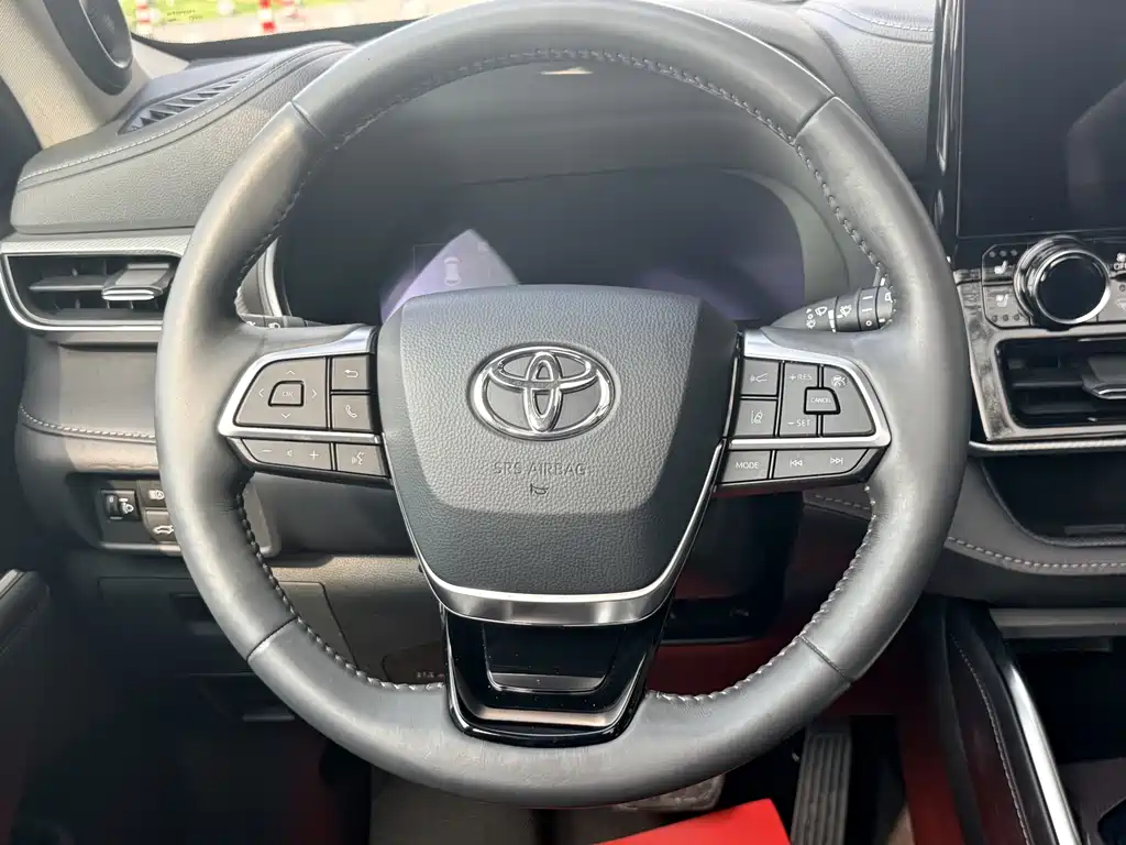 Toyota Highlander 2022 — фото 17
